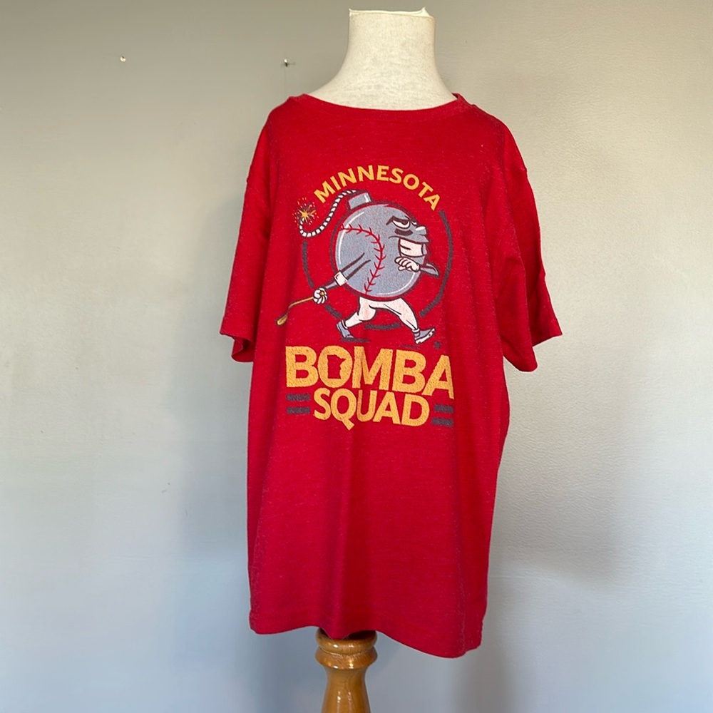 Boys Breaking T Bomba Squad (MN Twins) Tee Shirt Size Large (10)
